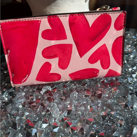 Kate Spade Truly Red Heart Pattern Wallet - Picture 2 of 4